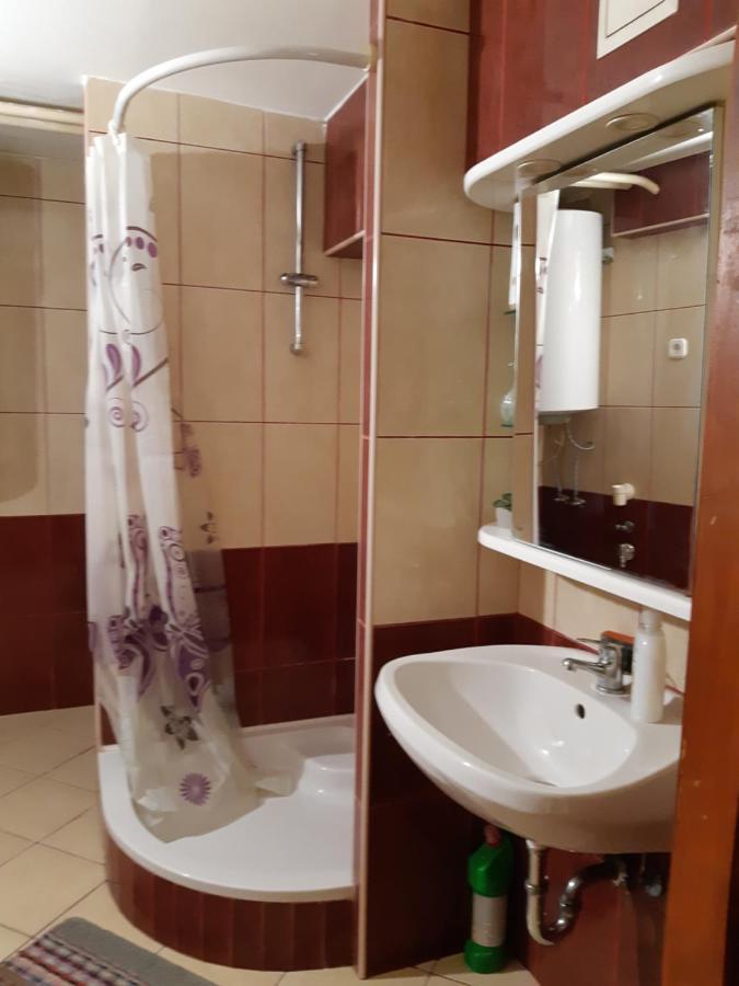 Dorishostel Hostel *